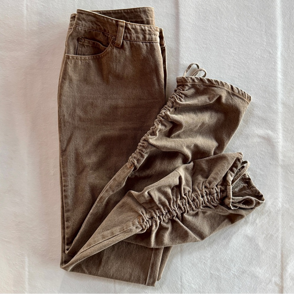 Newport News Taupe Brown Ruched Tapered Leg Denim Jeans (10) - Picture 13 of 16
